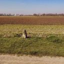Parish boundary stone.  About 200m north of the actual boundary.